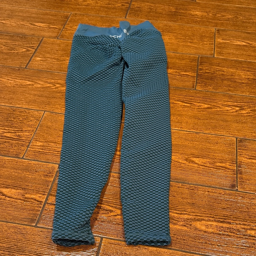 Po Chee Bum leggings size small